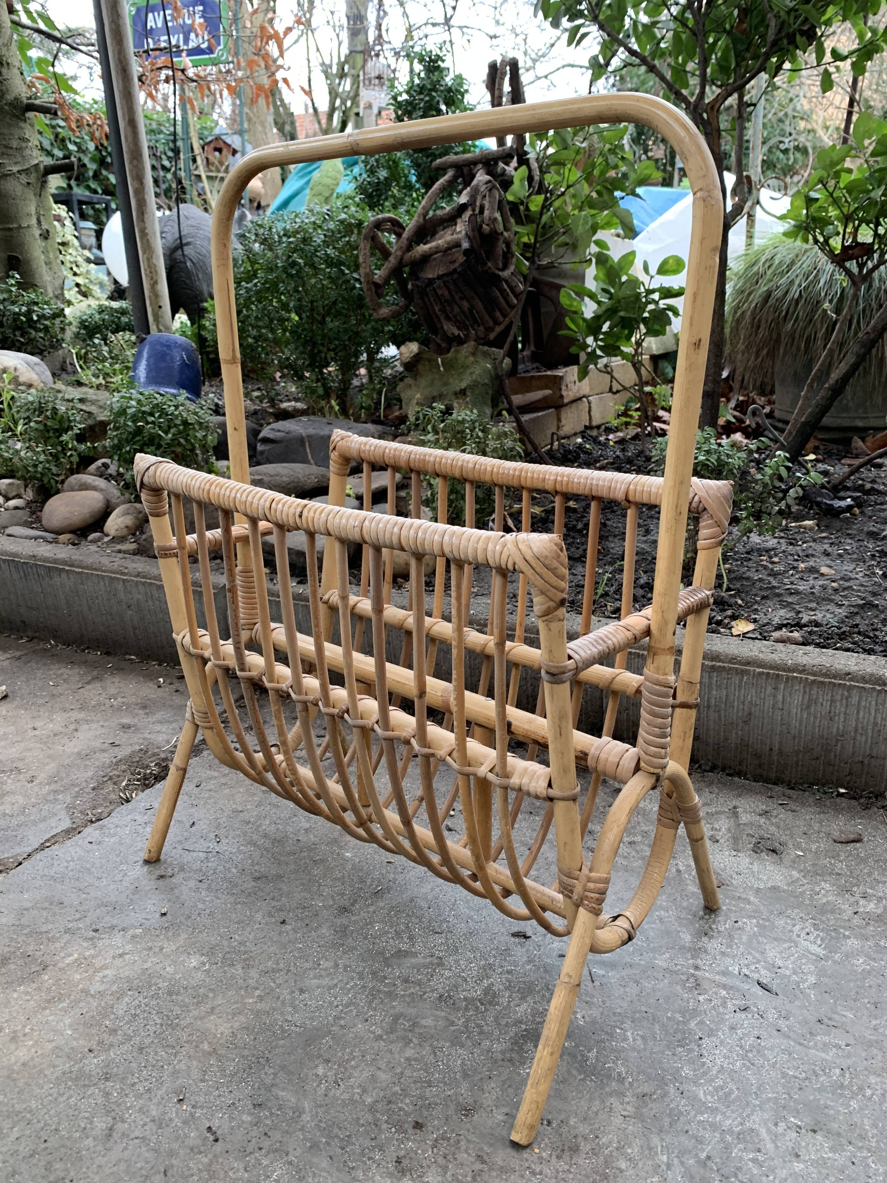 Porte-revue rotin vintage