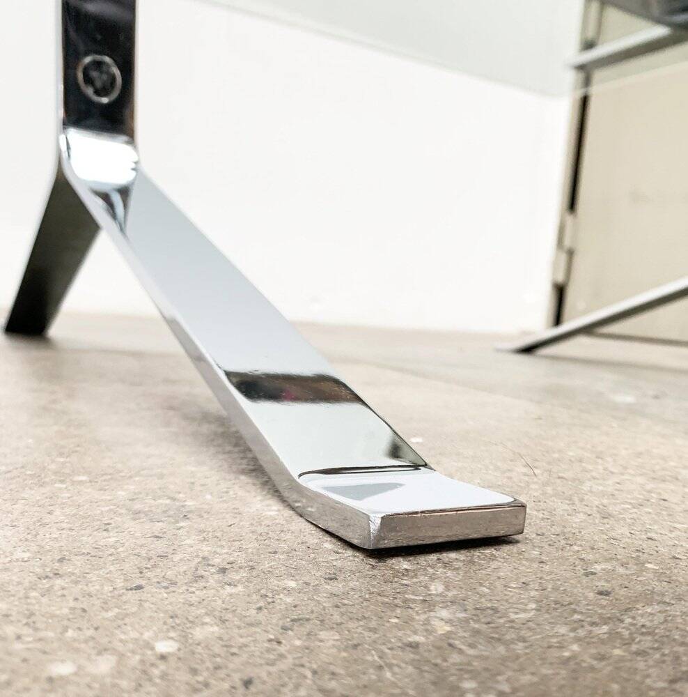 Joker coffee table in chrome and glass in mid-century Space Age style by Olivier Mourgue for Airborne, 1960s.