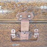 Colonial travel trunk