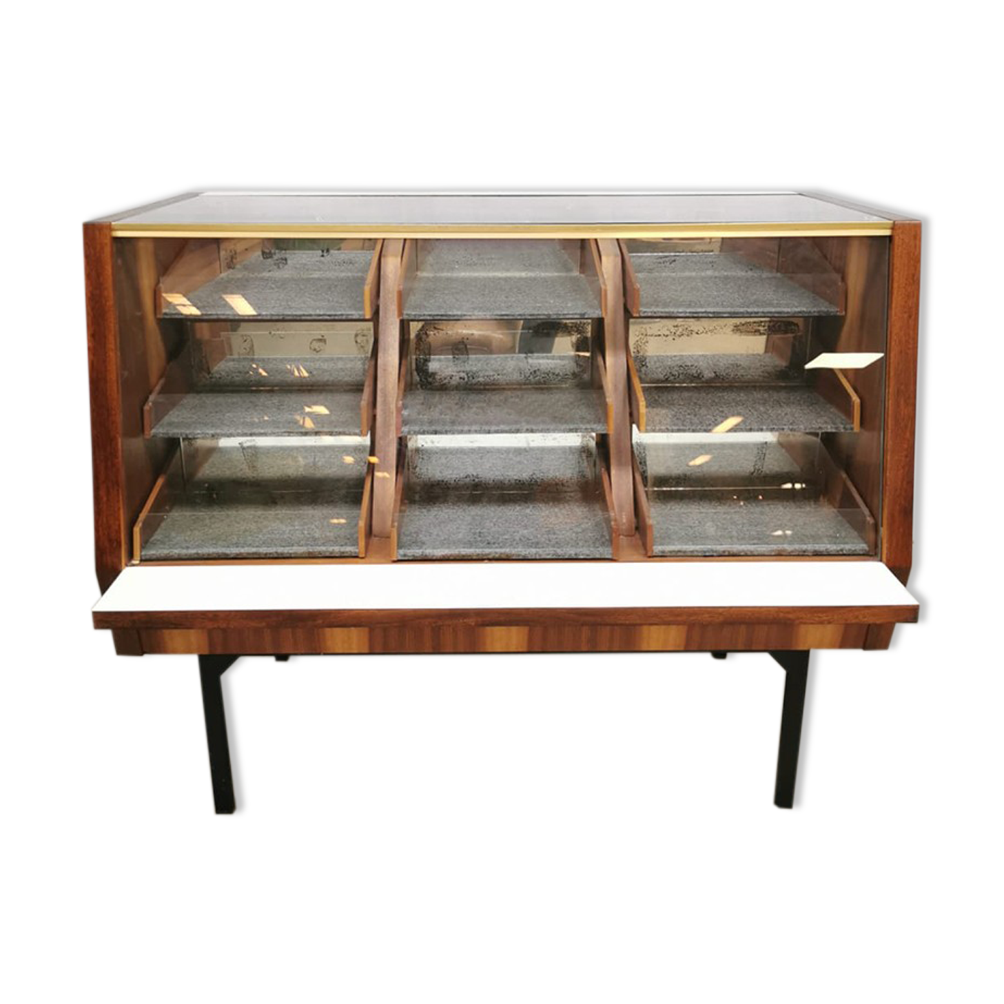 Vintage shop counter ‘Minimalism’