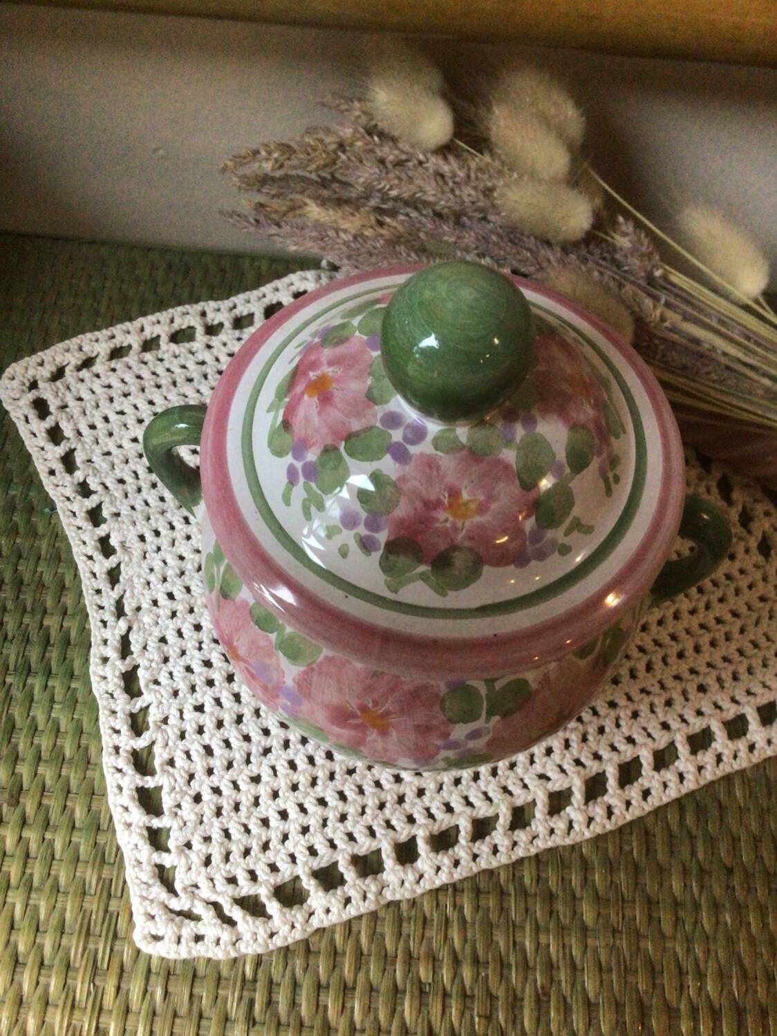 Pot en céramique signé