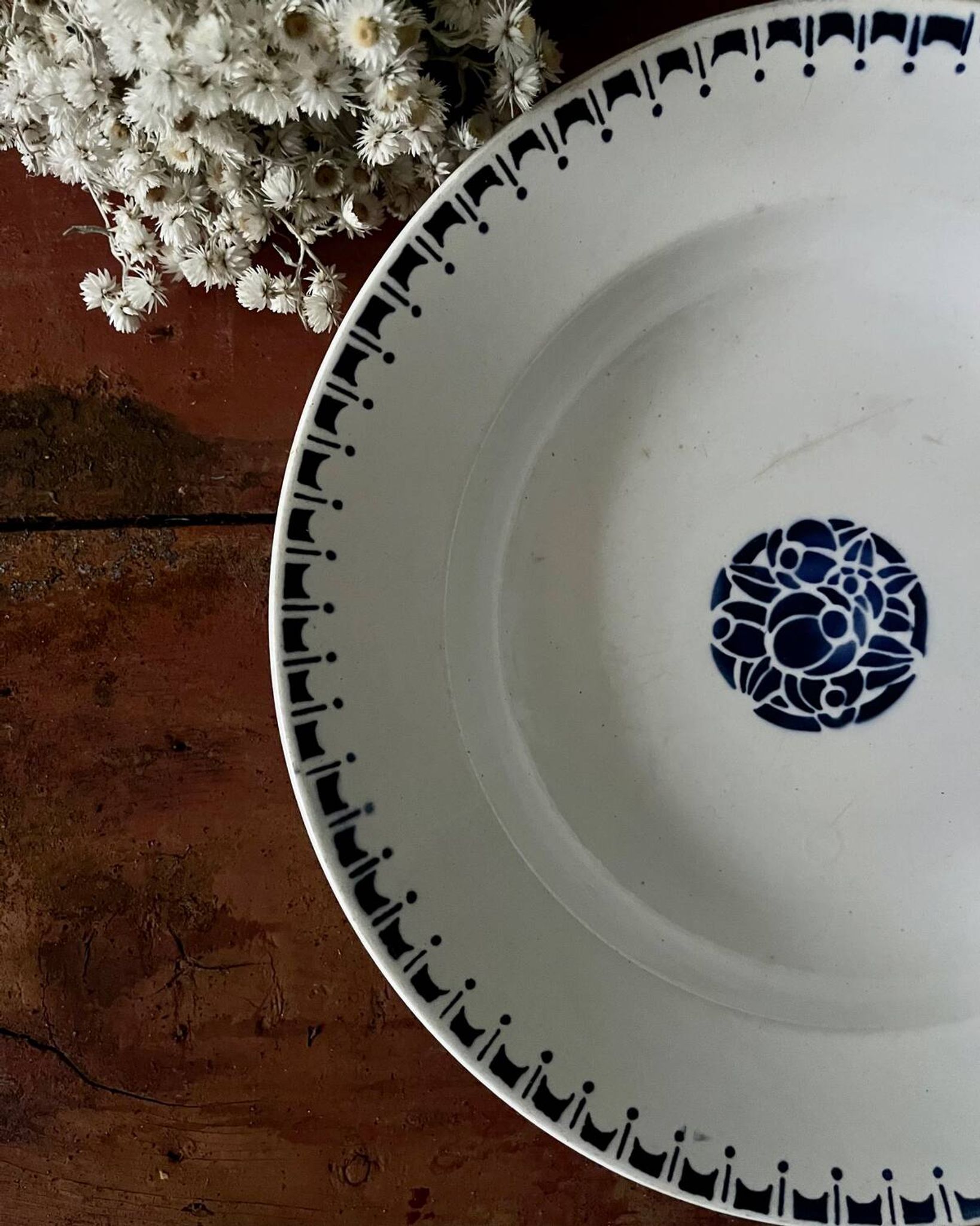 Saint Amand hollow round dish