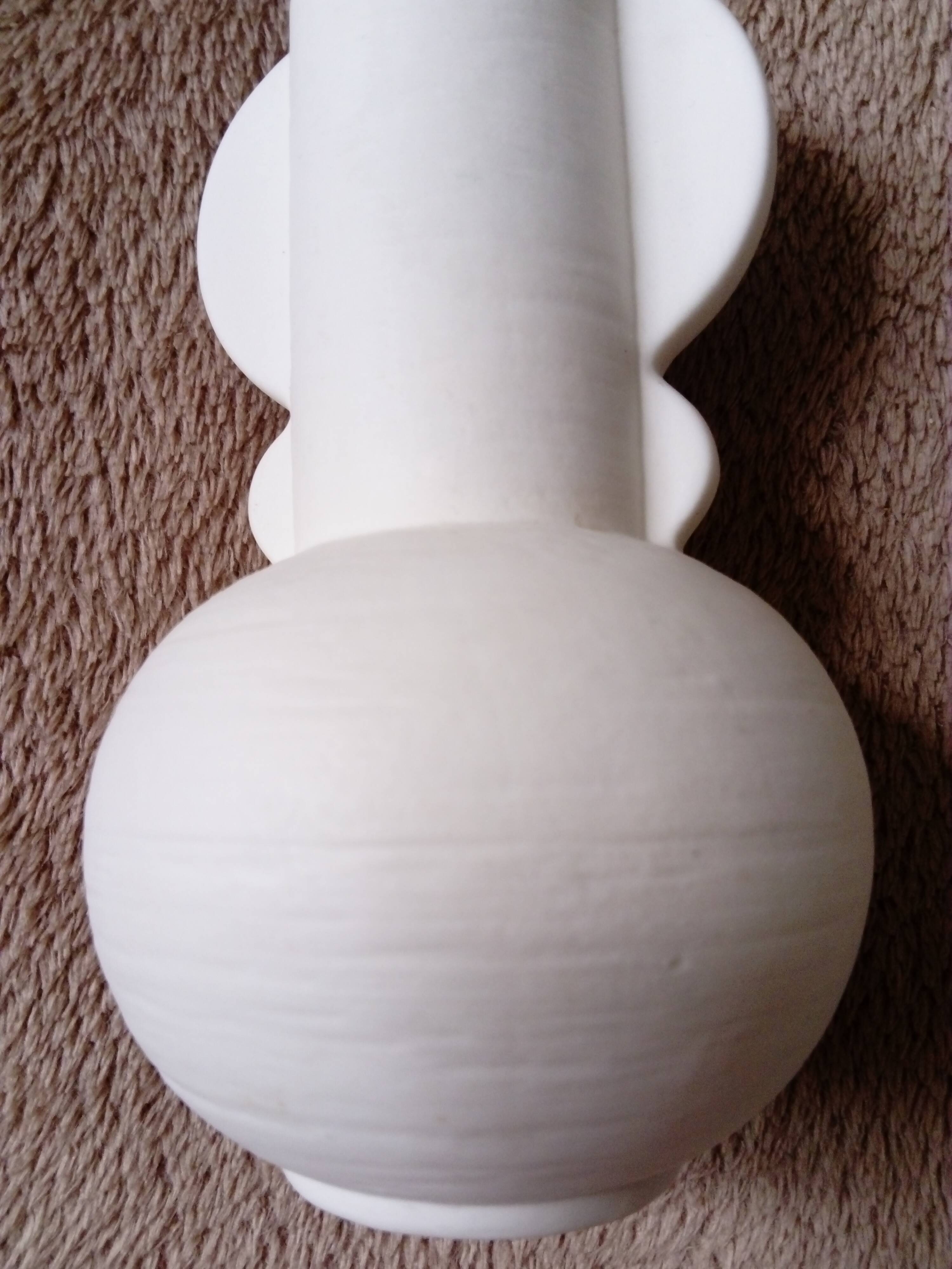 vase blanc design à double anses