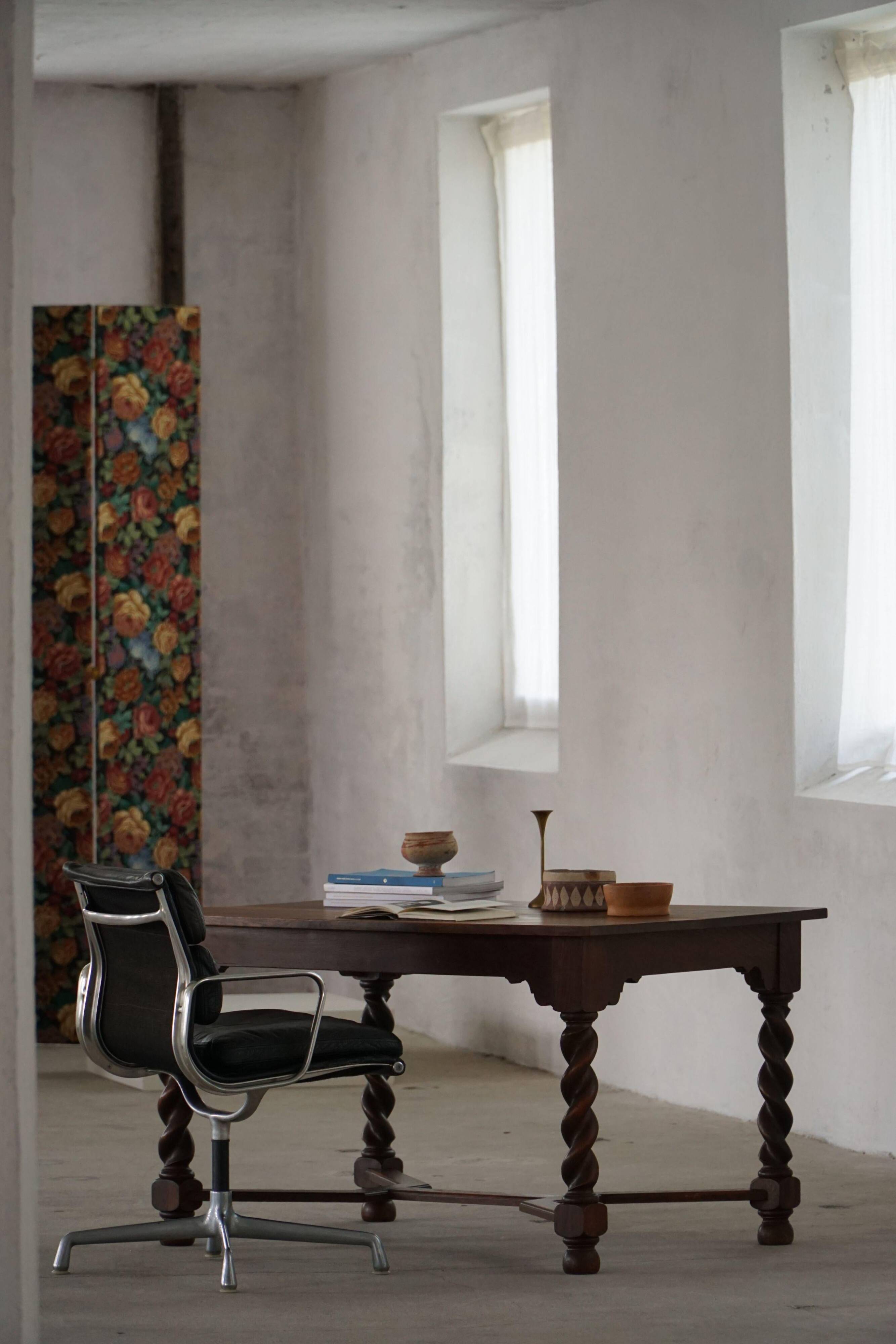Bureau / Dining table in oak with Danish baroque inspiration and twisted legs, 1900s.