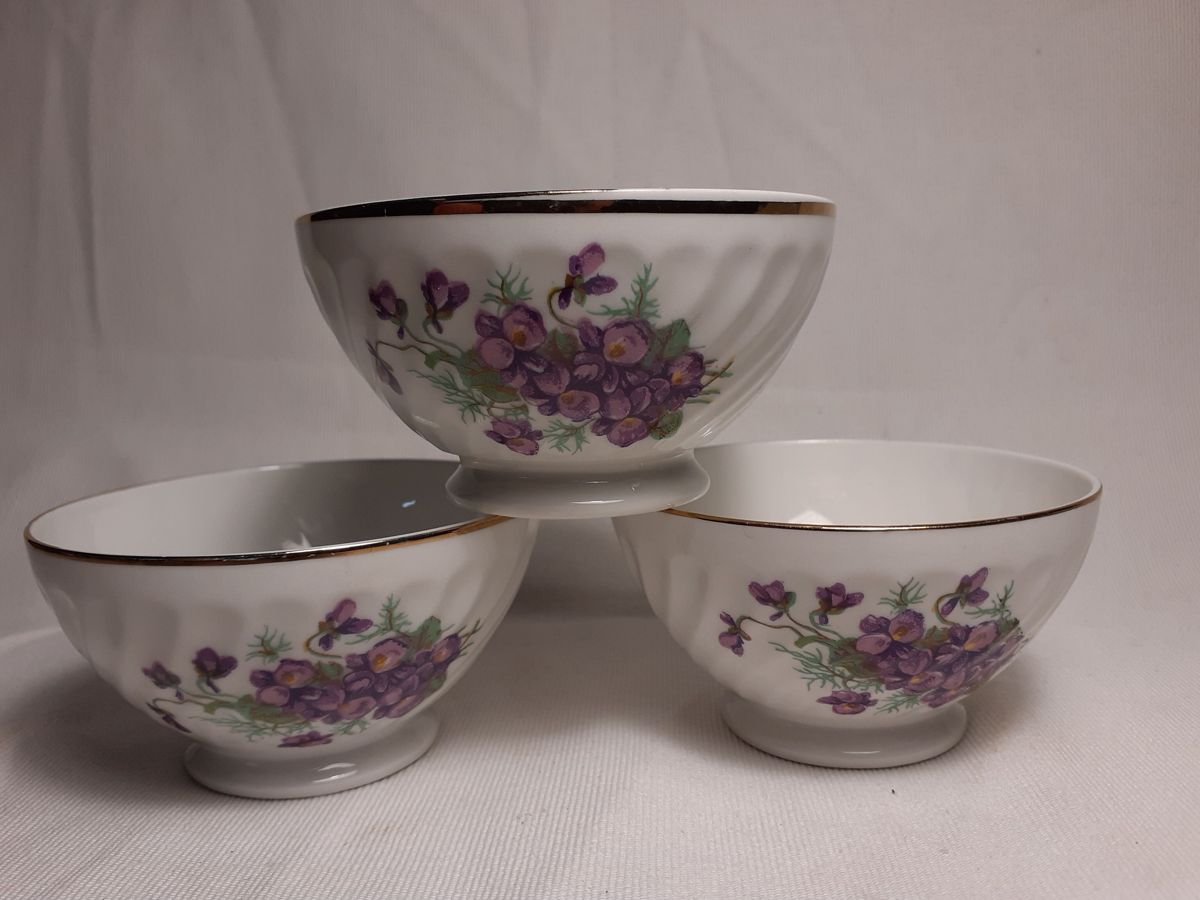 Porcelain bowls