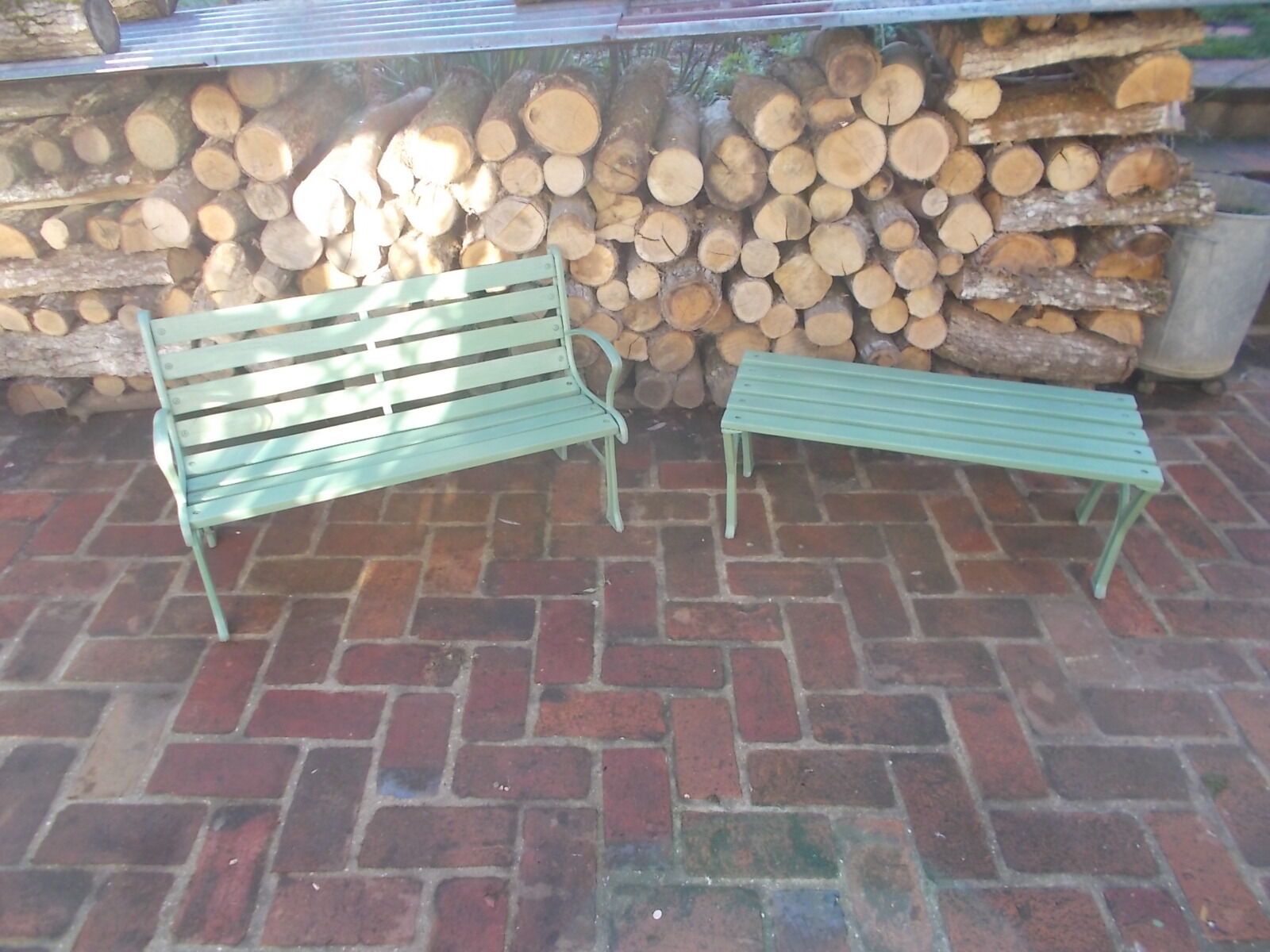 Set of 2 garden benches, for children in cast iron and wood