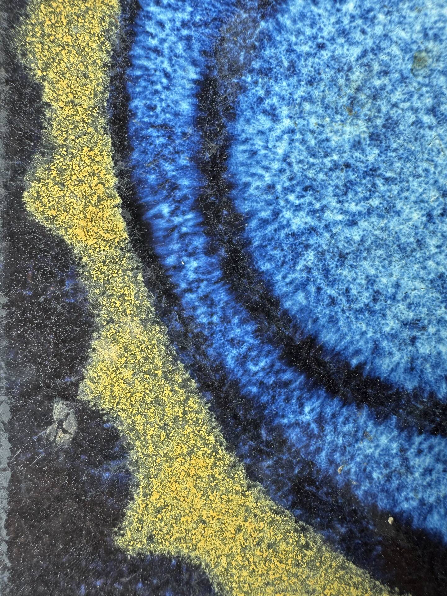 Vintage enamelled ceramic trivet – 1970s – Abstract decor