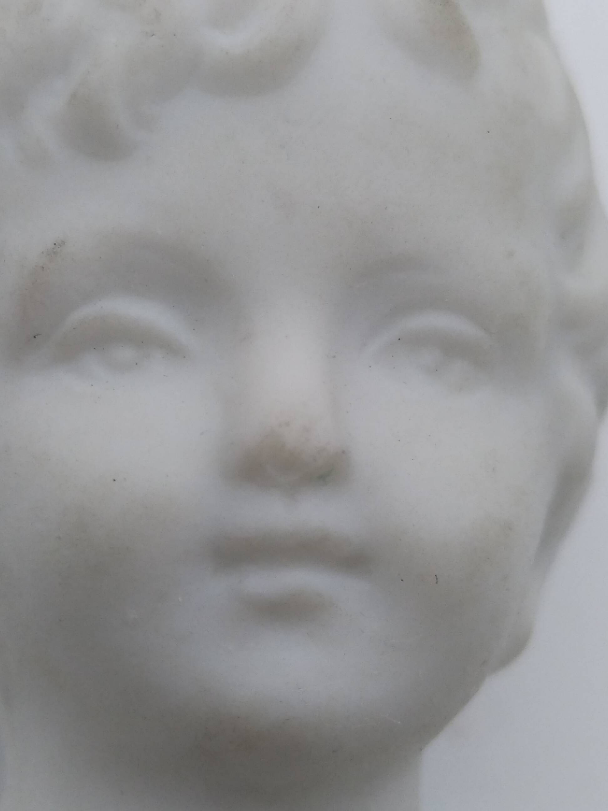 Bustes enfants en biscuit .Capodimonte. 9 cm .