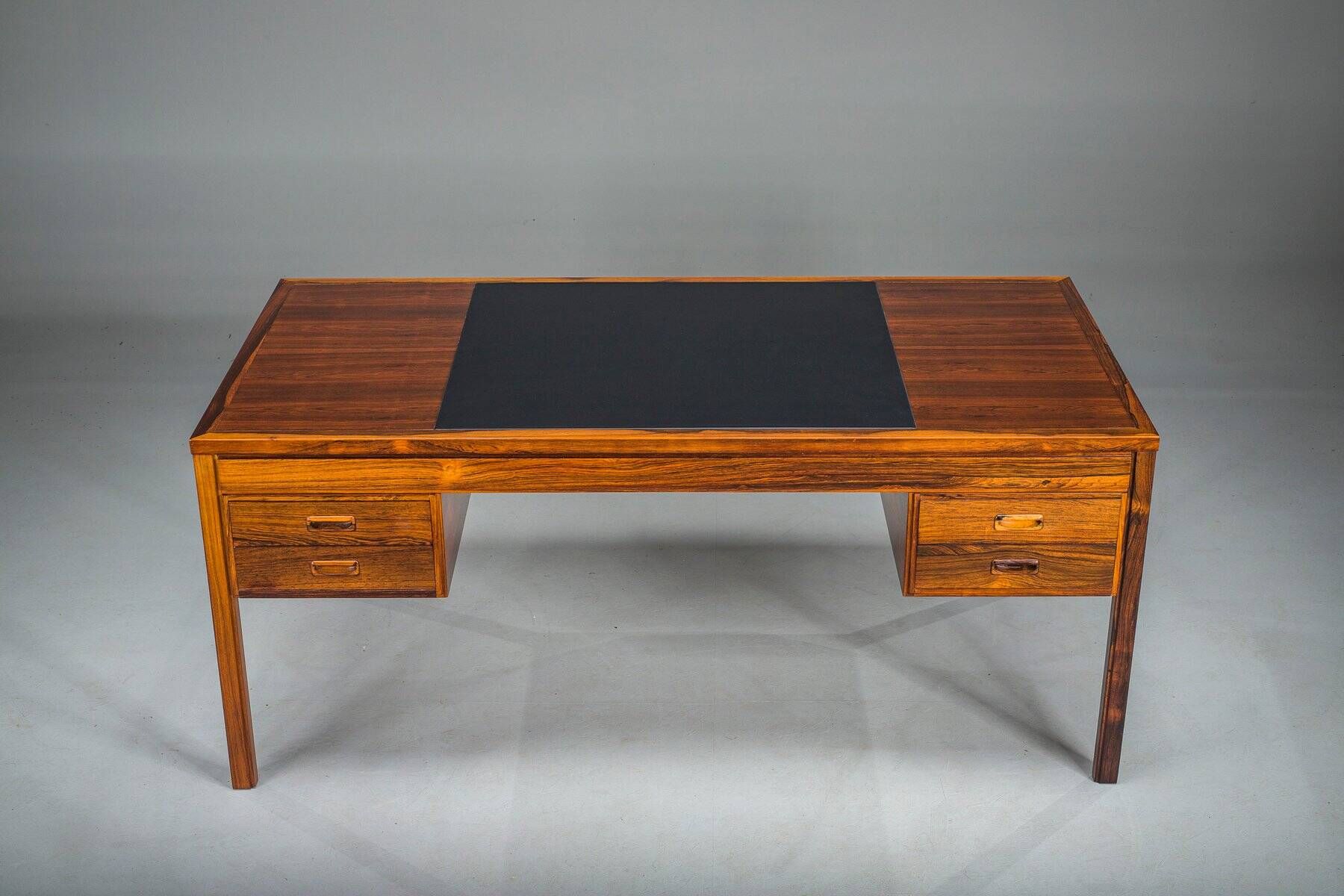 Danish executive desk in rosewood with black leather inlay from Søren Willadsen Møbelfabrik, 1960s