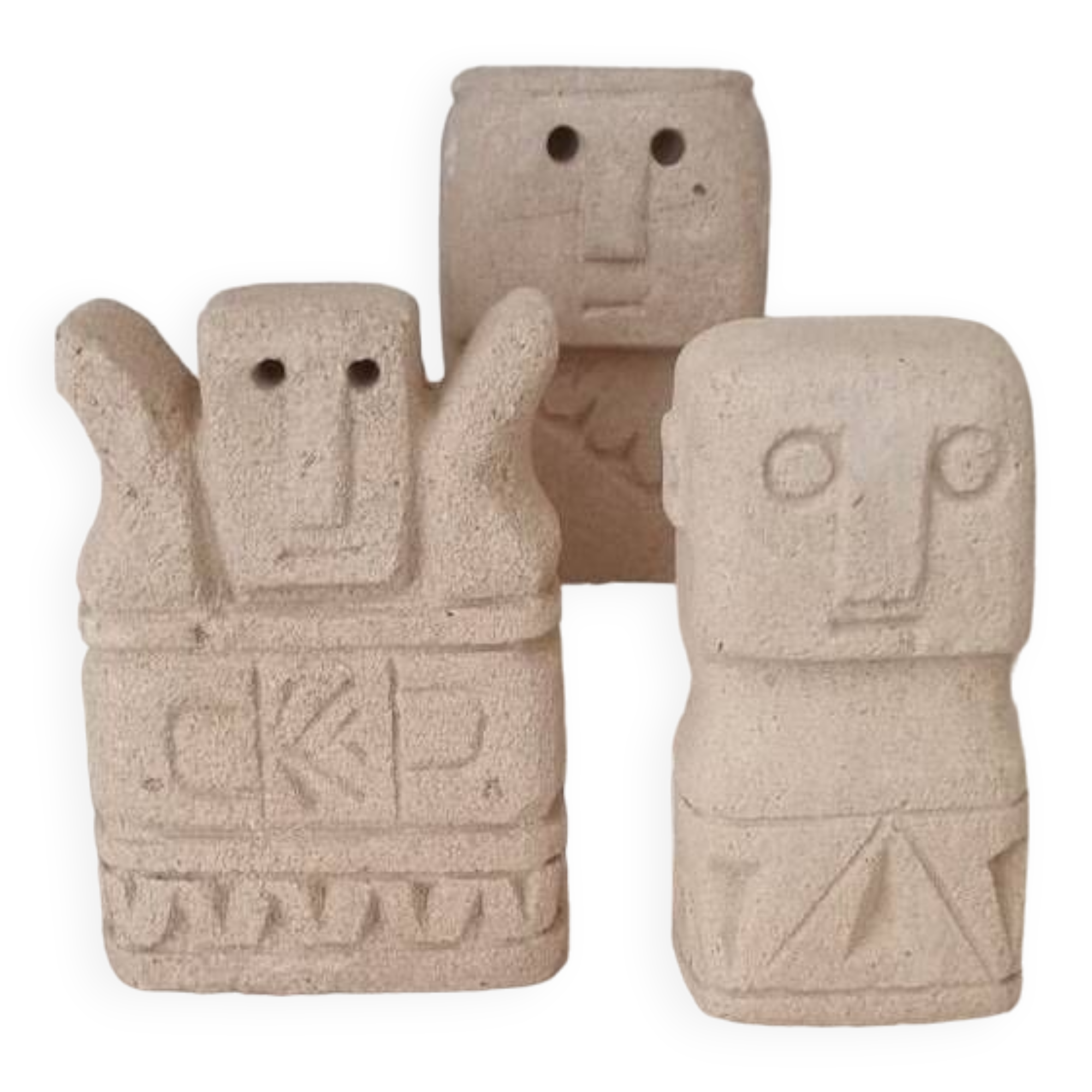 Lot de trois statues de pierre Sumba, Indonésie