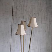 Art Deco floor lamp from the 1940s in brass with a wooden base, 3 branches, beige lampshades.