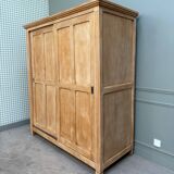 Large sliding door wardrobe (renovated)