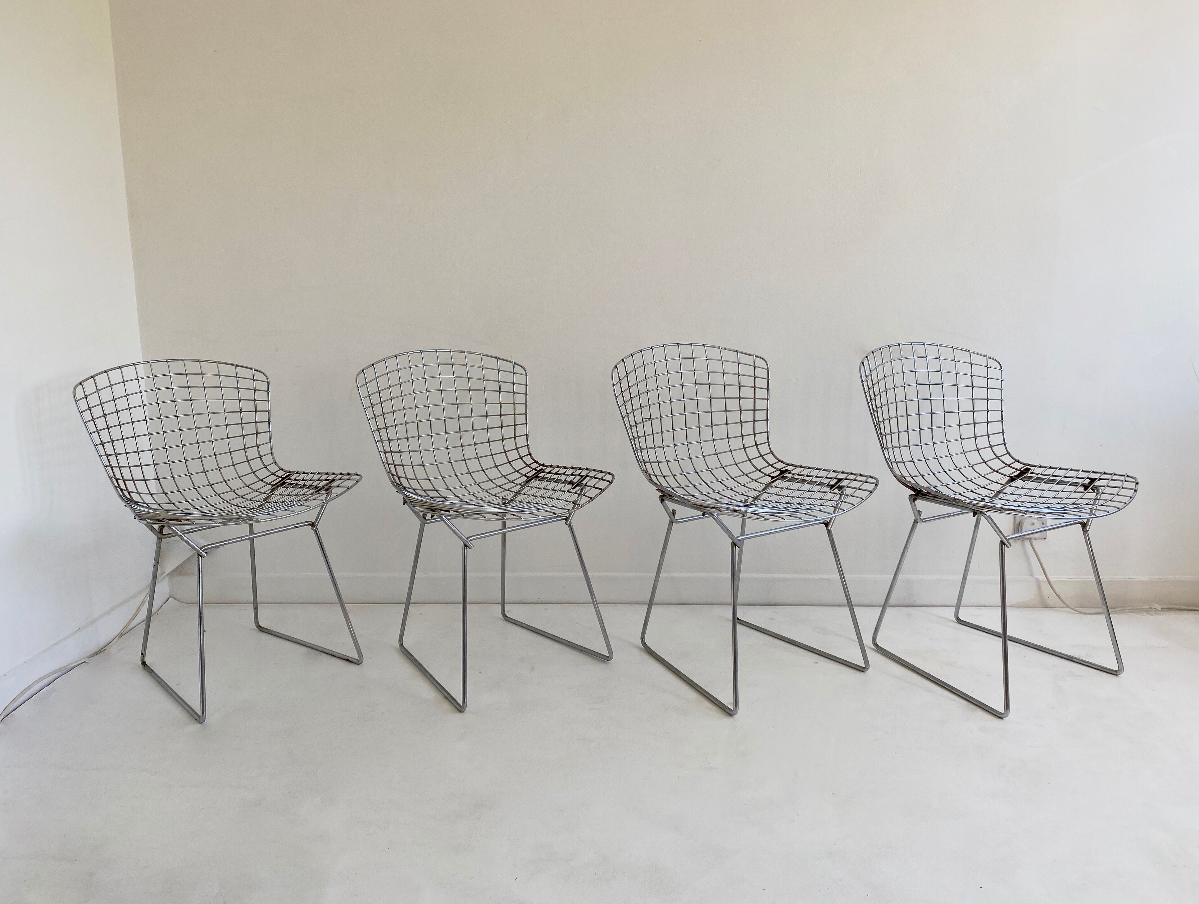 Lot de 4 chaises chromées par Bertoia pour Knoll, vers 1960