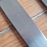 Set of 9 bakelite knives