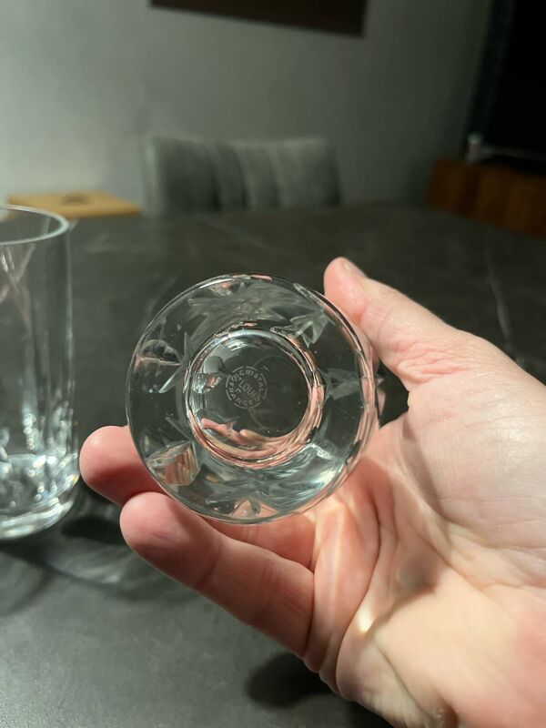 Série de 4 verres à orangeade estampillés cristal saint louis