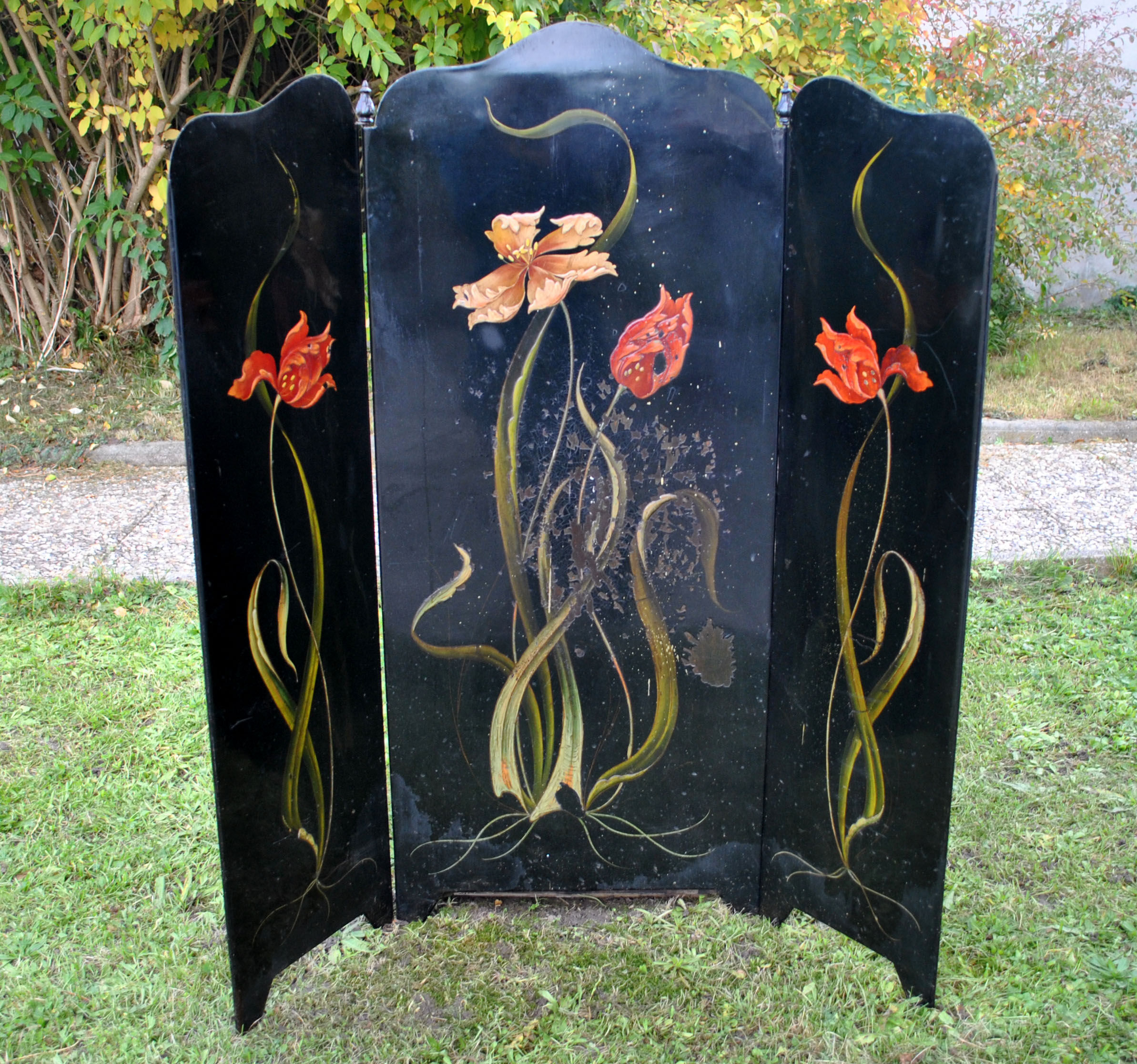 Art nouveau firewall in black enamelled sheet metal - decoration of painted tulips screen 1900