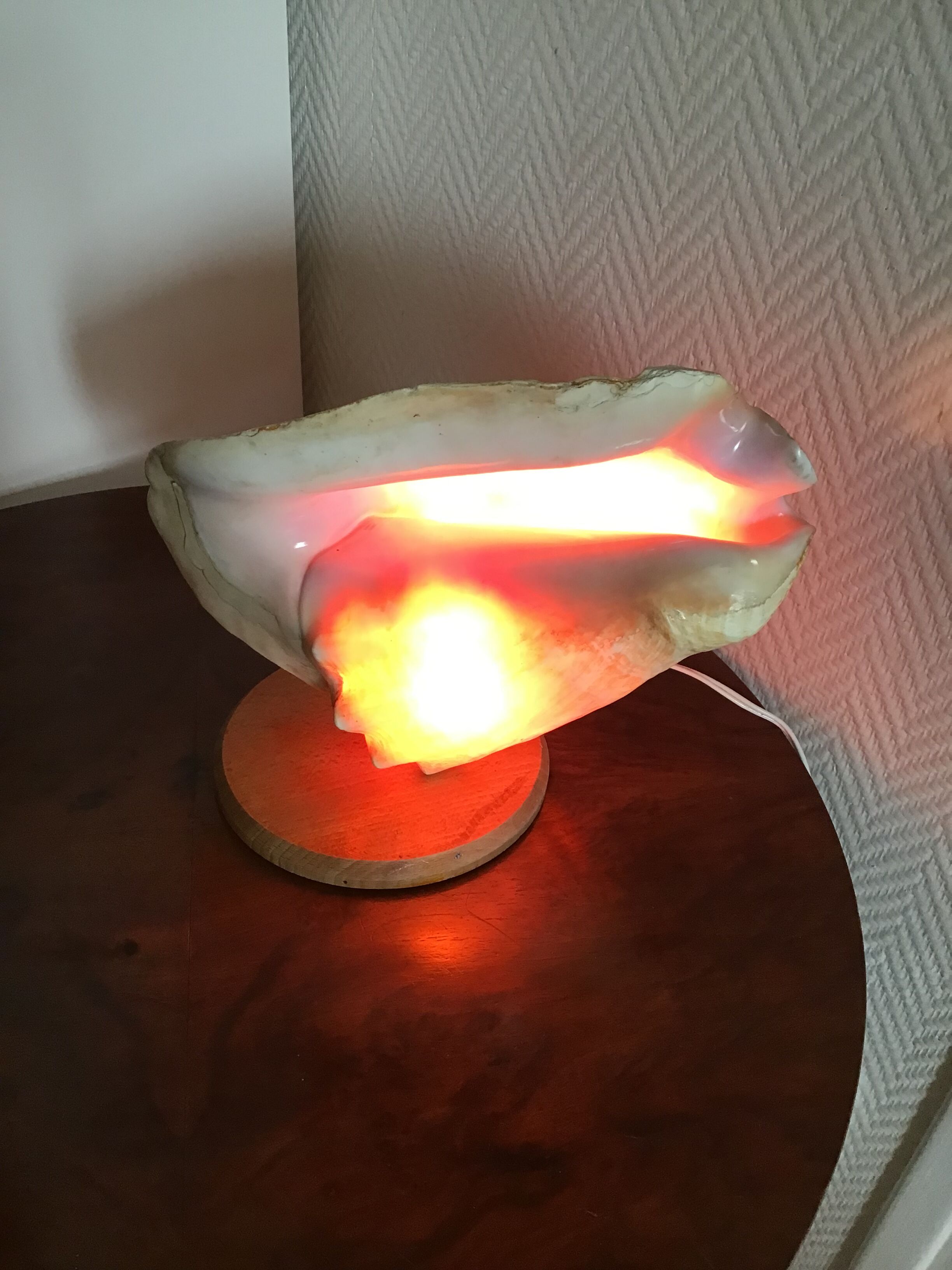 Bedside lamp in vintage shell year 60