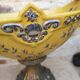 Grand centre de table - 46 cm - faïence jaune émaux polychromes - XXe