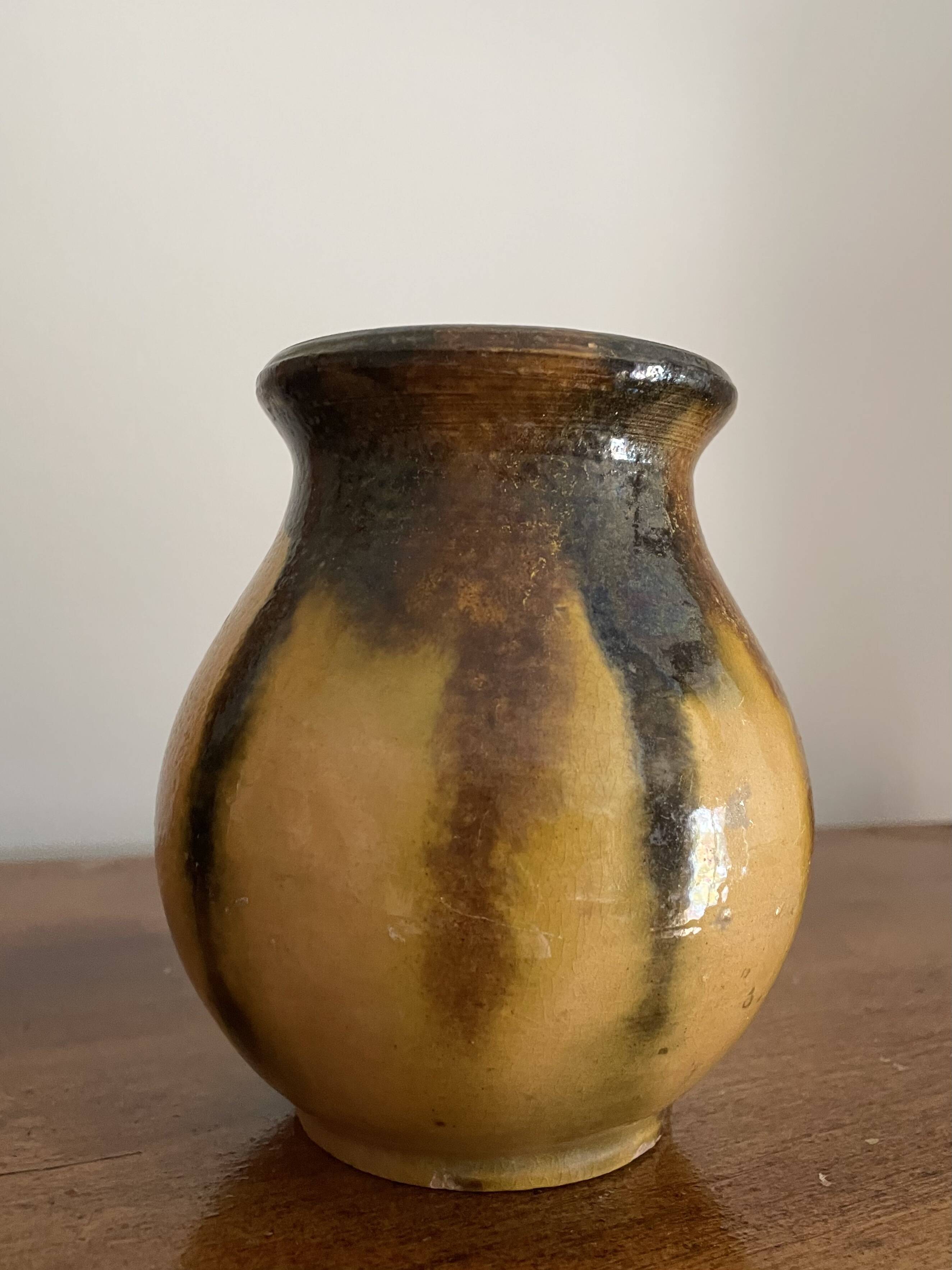 Lot d’une cruche et 2 petits vases