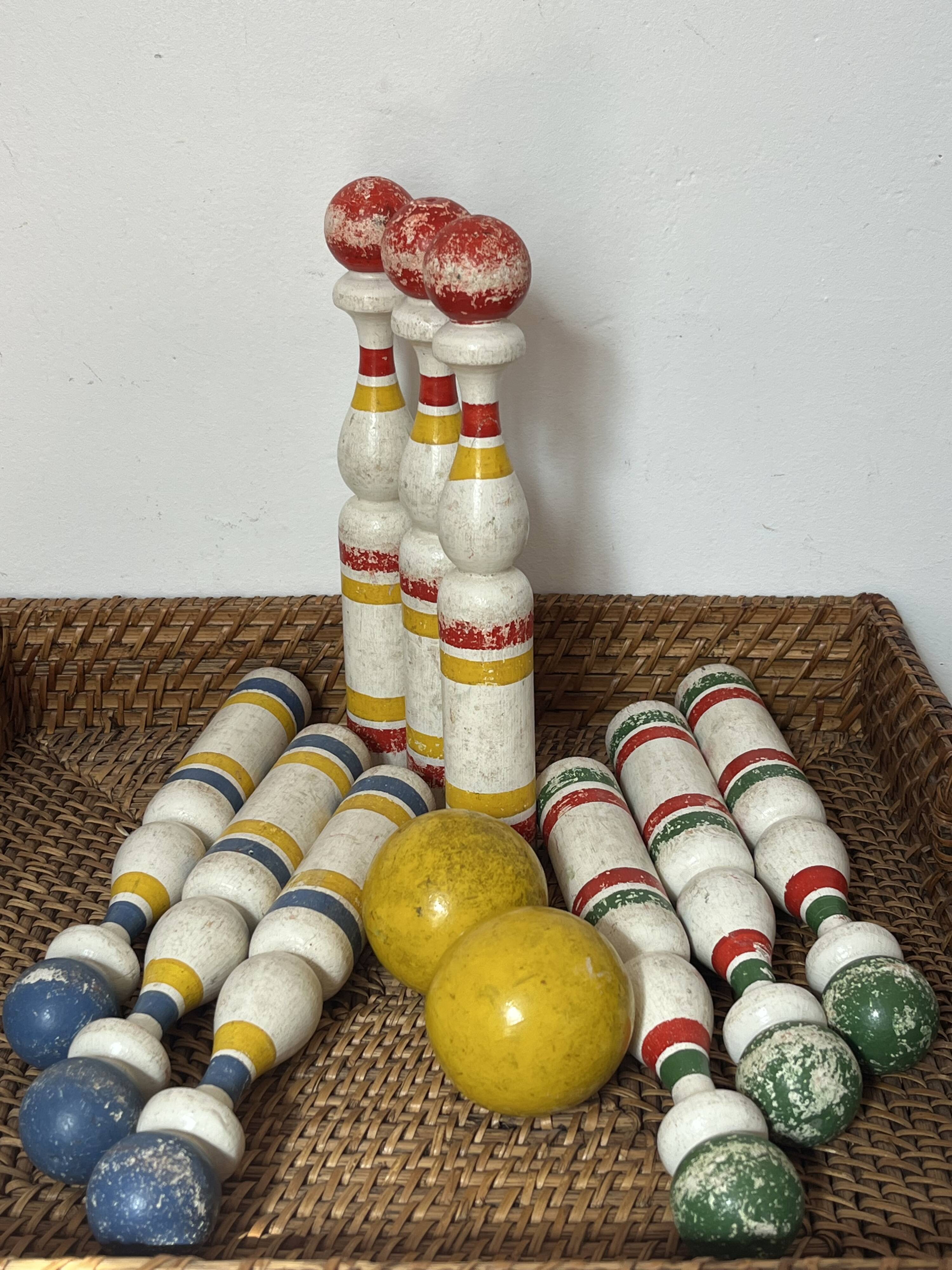 Old bowling game
