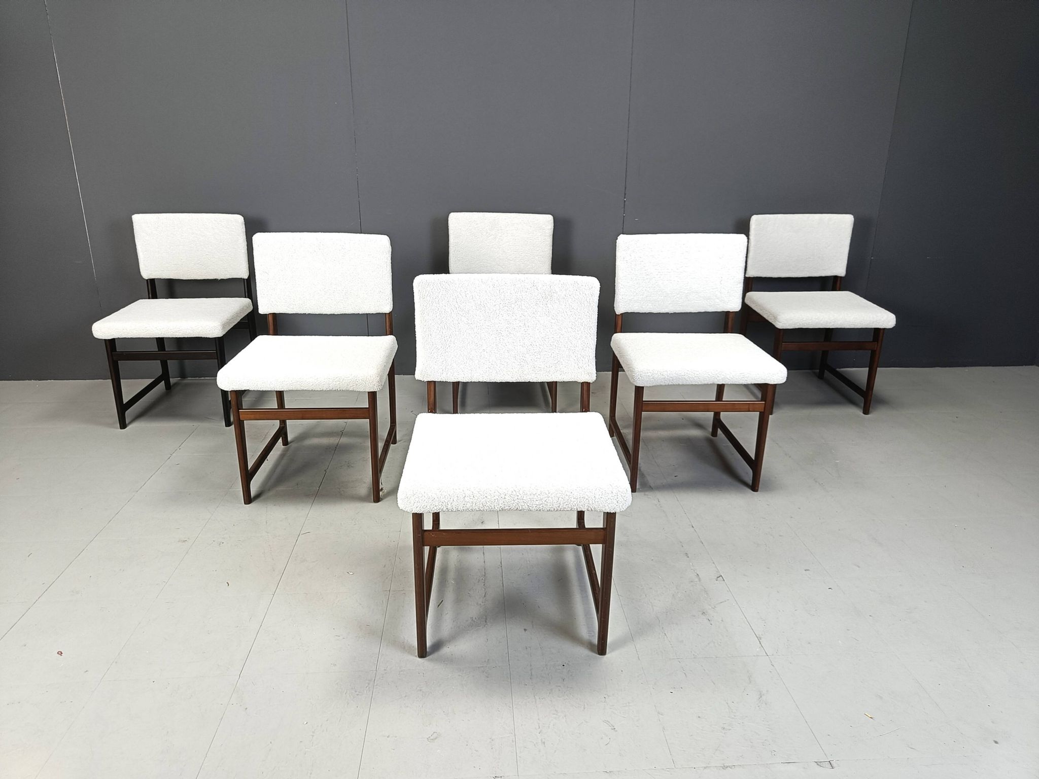 Chaises de salle à manger scandinaves en teck des années 1960.