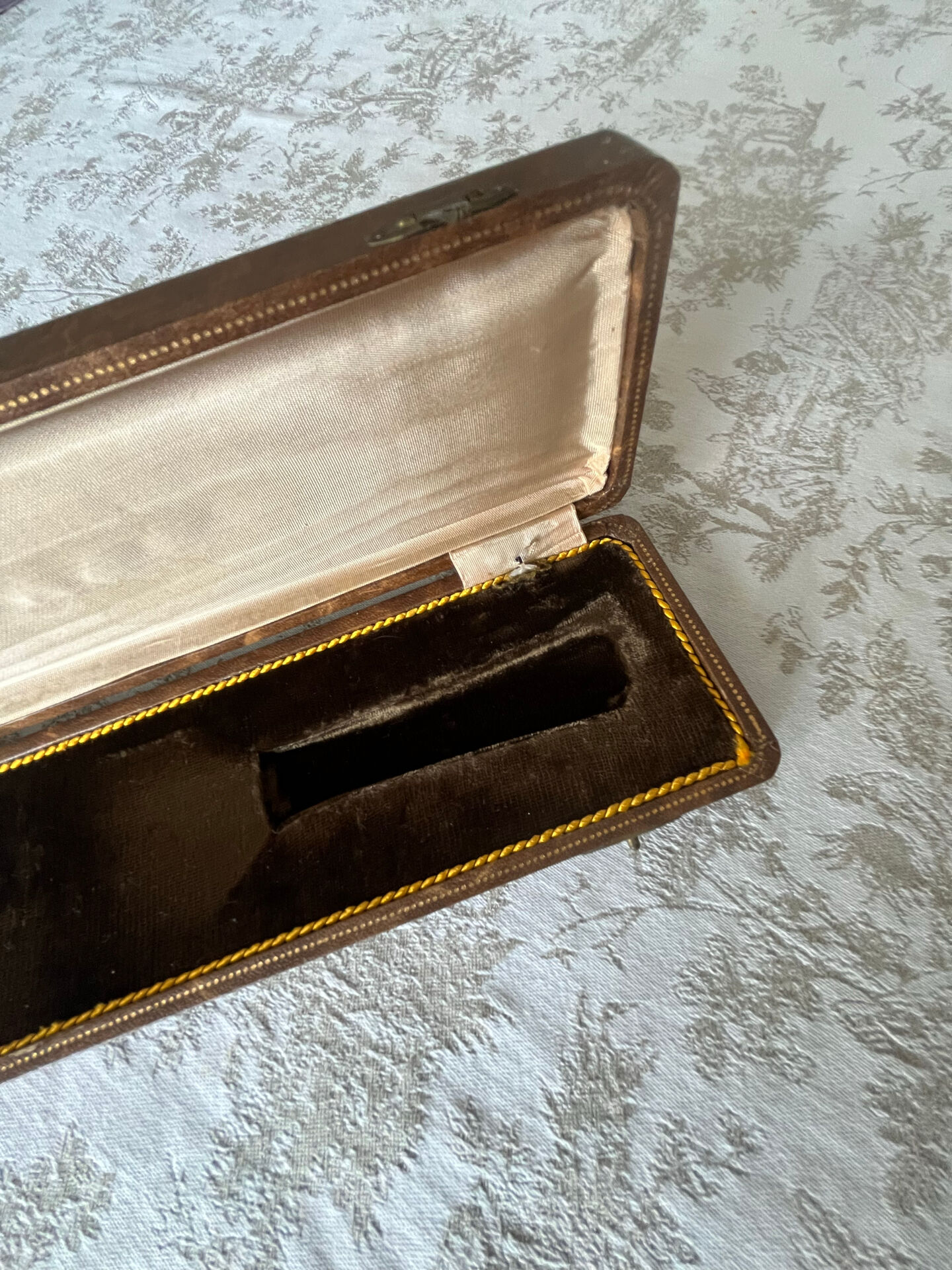 Cake or pie knife/server