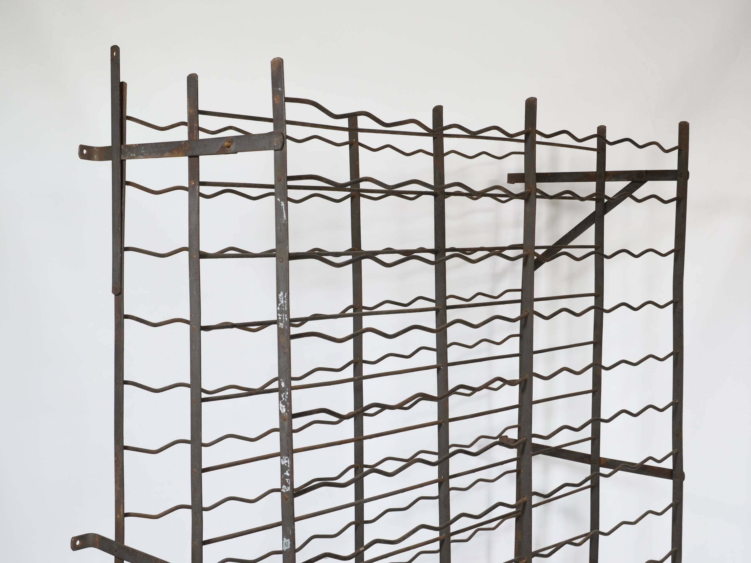 Grand casier à vin vintage en métal, 1960s