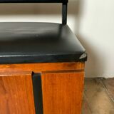 Wall-mounted coat rack