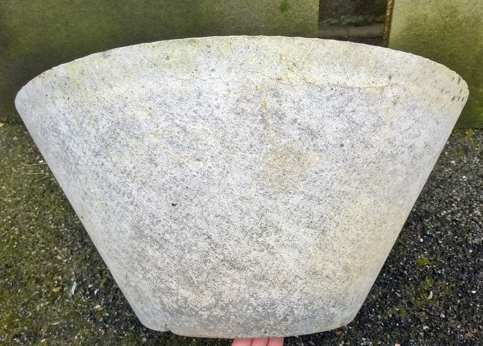 Vasque conique par Eternit 1950