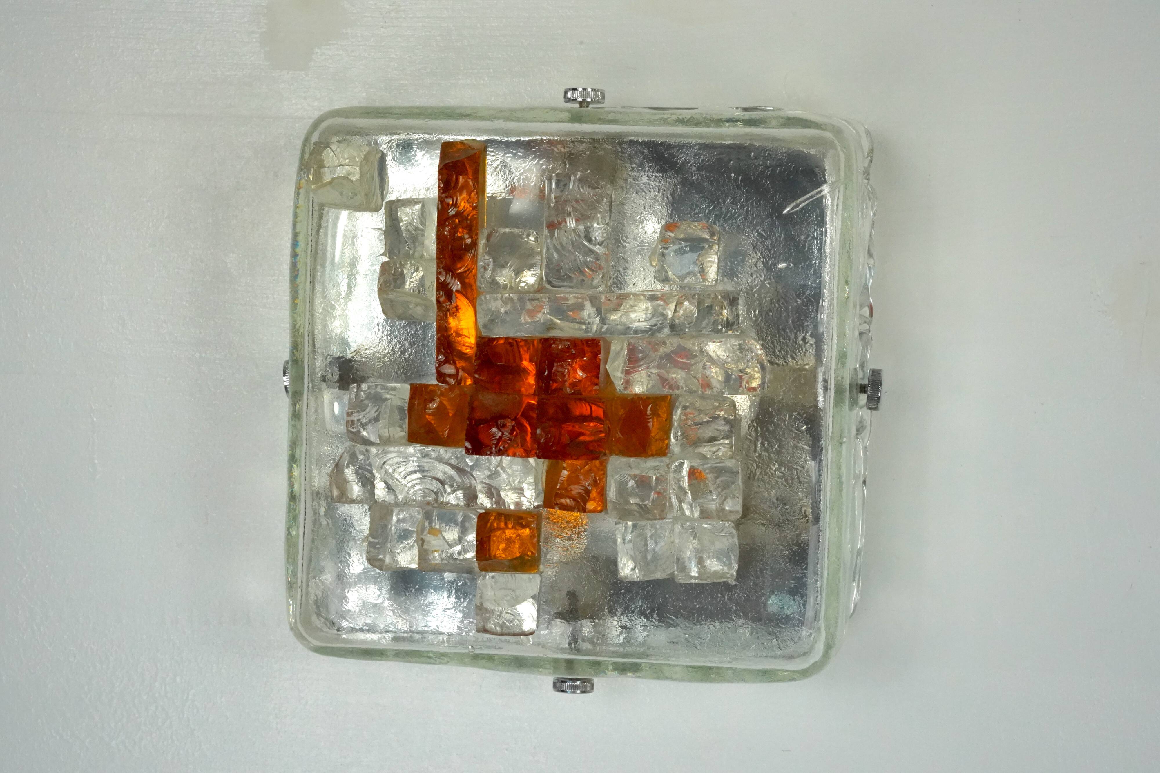 Poliarte, rare pair of wall lamps in cut murano glass. Italy 1970s