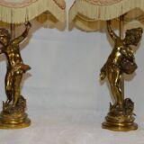Table lamps with love in golden regulation