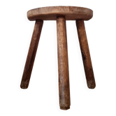 Tabouret tripode ancien en bois brutaliste - art populaire