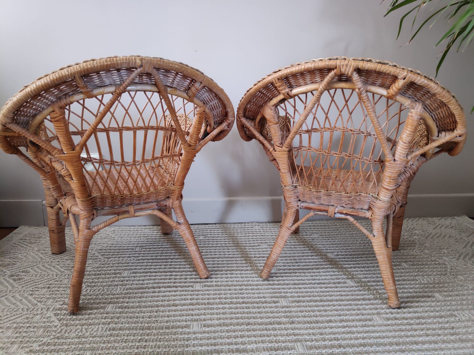 Paire de fauteuils en rotin enfant