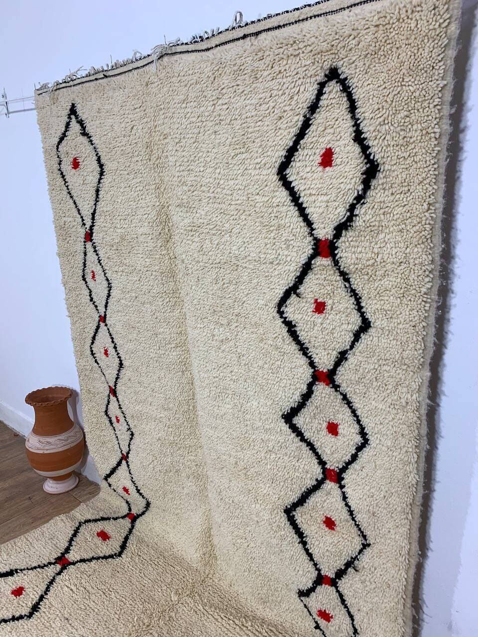 Handmade Moroccan Berber rug 253 X 153 CM