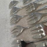 12 silver-plated oyster forks, Ercuis goldsmith, baguette-shaped, 14.3 cm