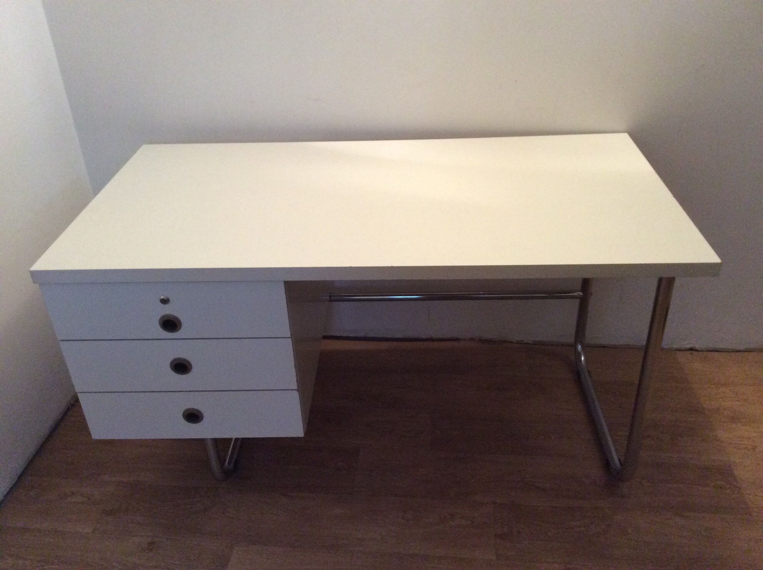 Bureau style bauhaus en formica des années 70