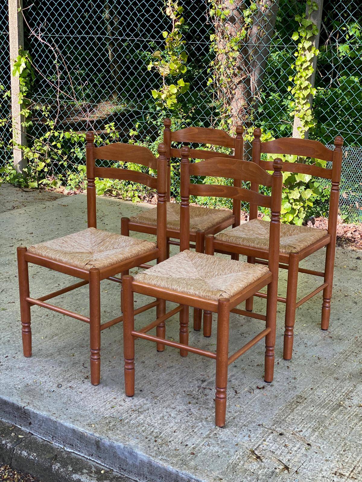 4 kitchen chairs in light solid wood and straw