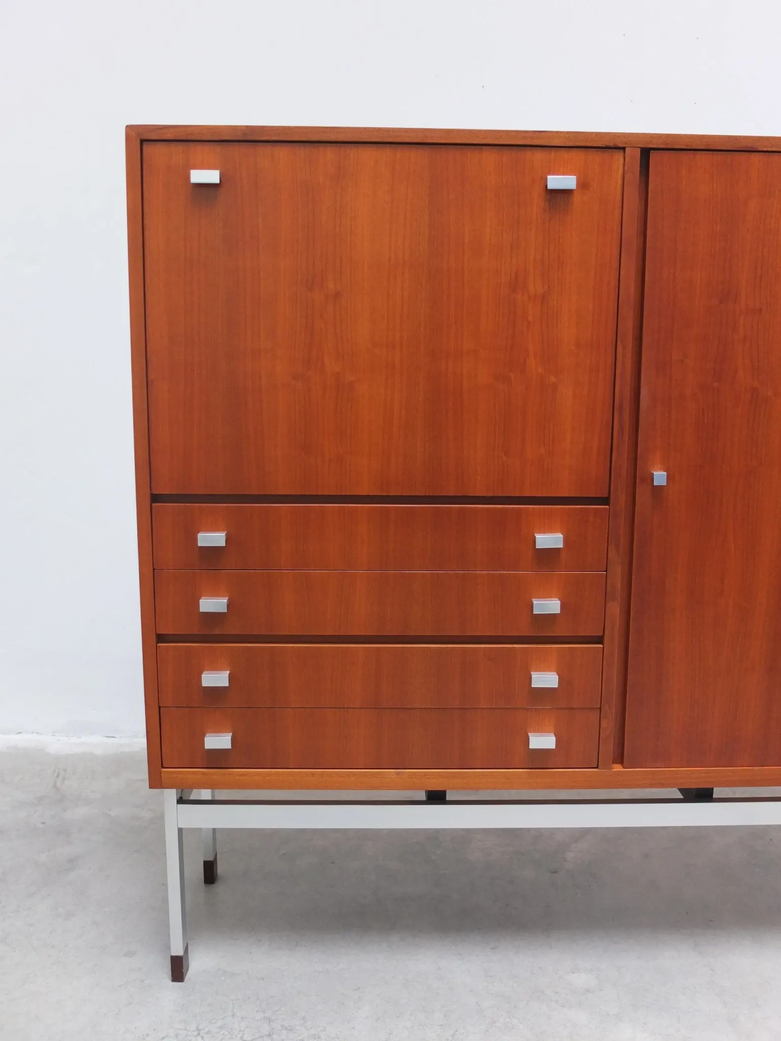 Belgian modernist bar cabinet by Werner Wölfers for V-Form, 1965