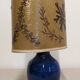 Lampe en grès émaillé bleu indigo et résine vers 1960