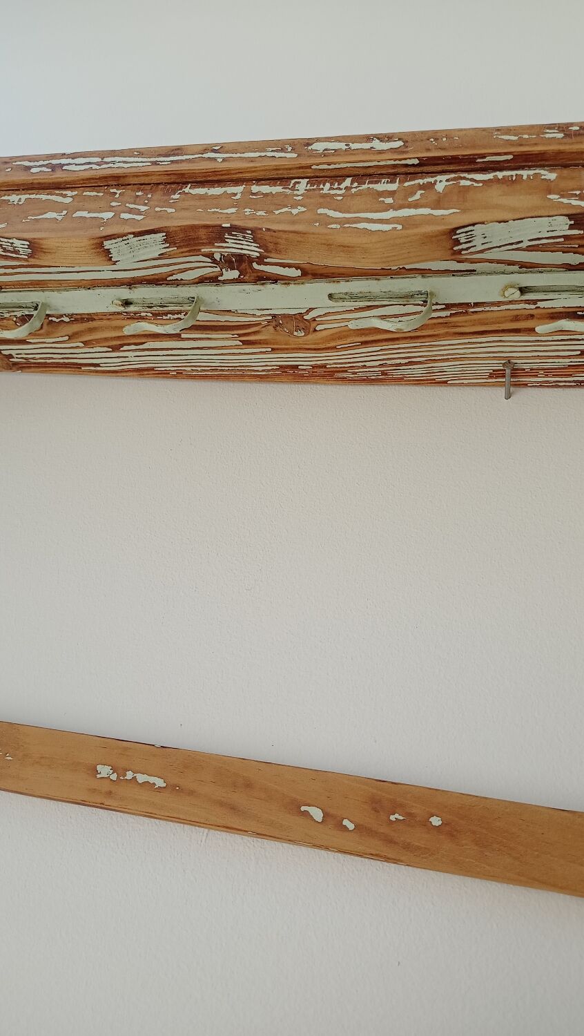 Wall shelf