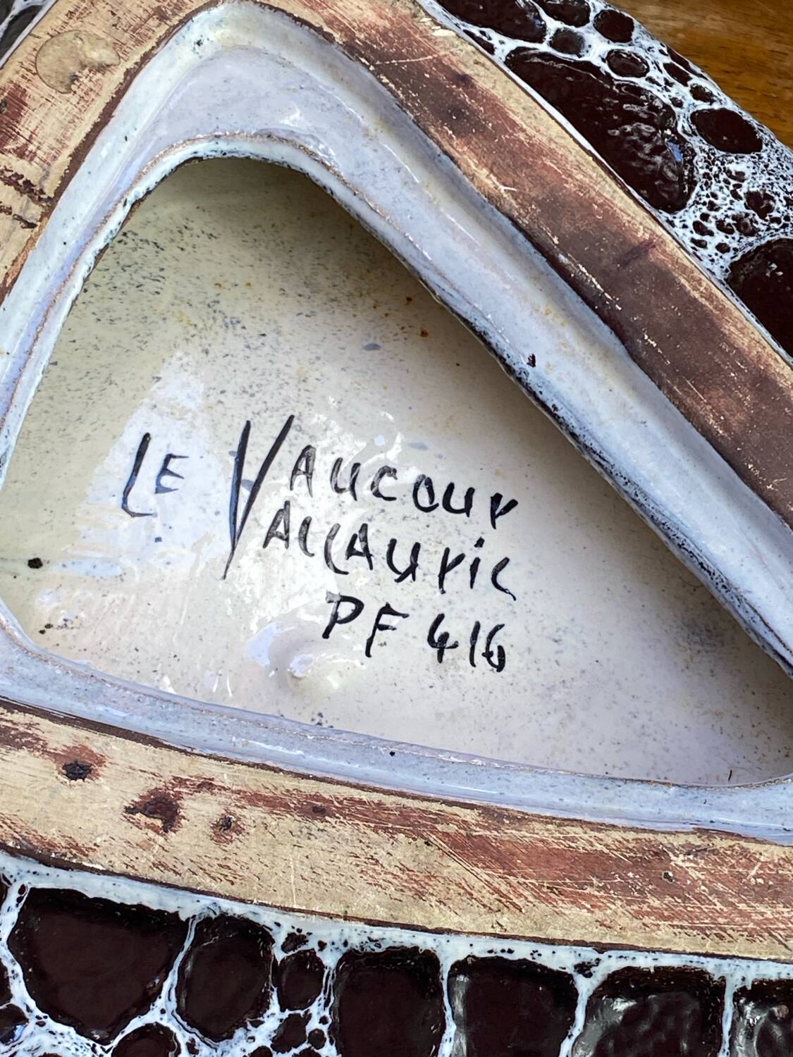 Ceramic plate, signed Le Vaucour, Vallauris