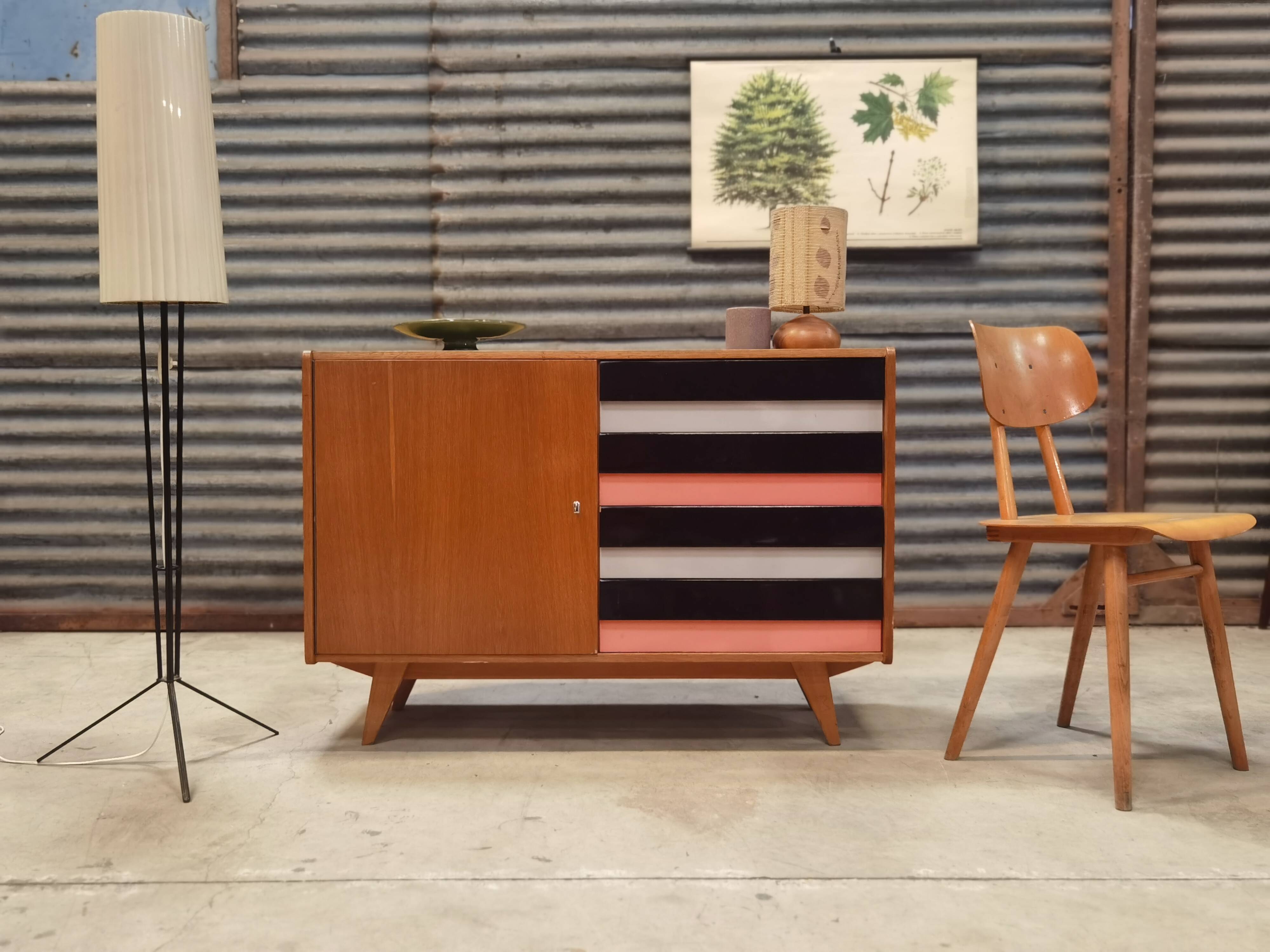 Buffet U 458 Jiri Jiroutek pour Interier Praha 1960