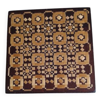 Box in straw marquetry.