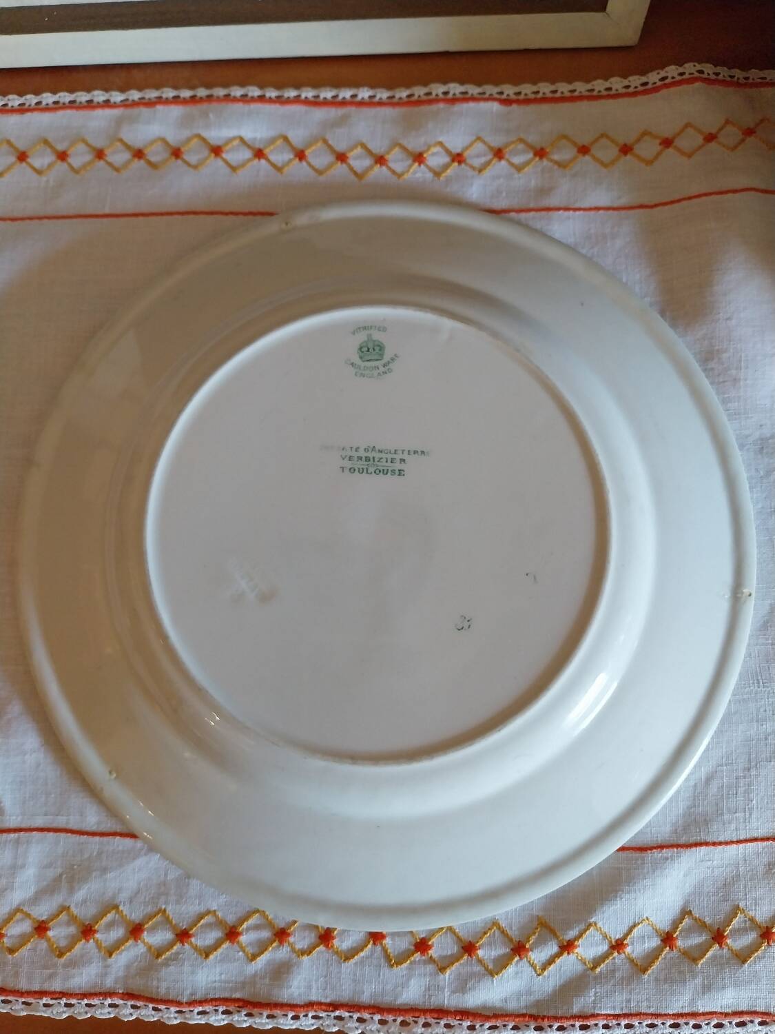 Assiette plate antique terre de fer Cauldon ware