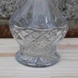 Elegant cut-glass carafe – classic and refined style