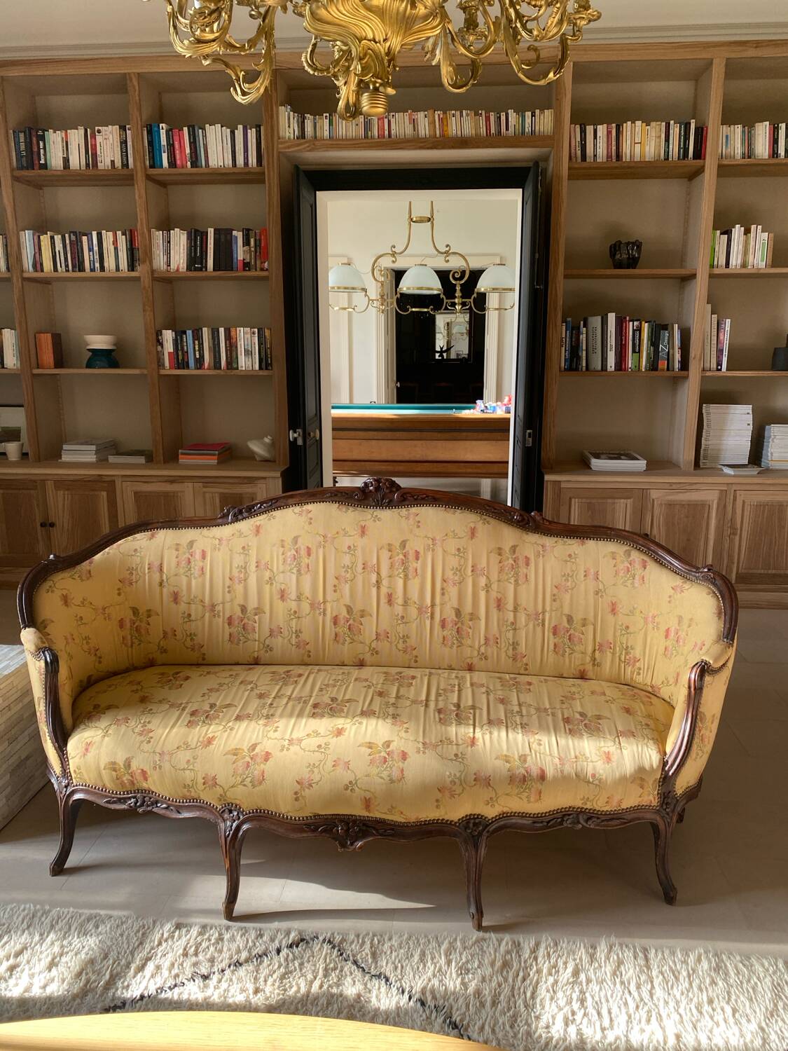 Louis XV style canapé