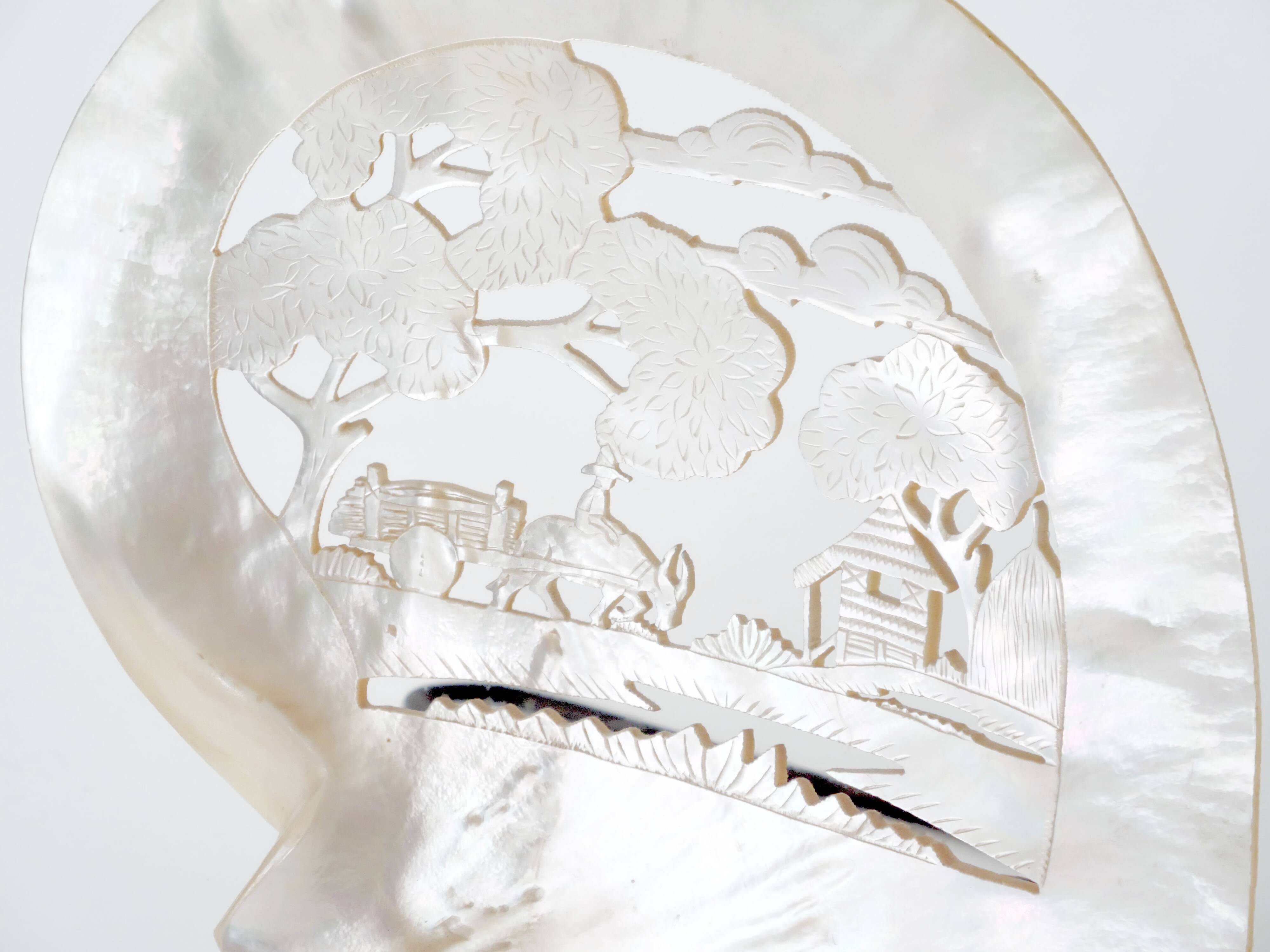 Mother-of-pearl shell openwork asian deco photophore