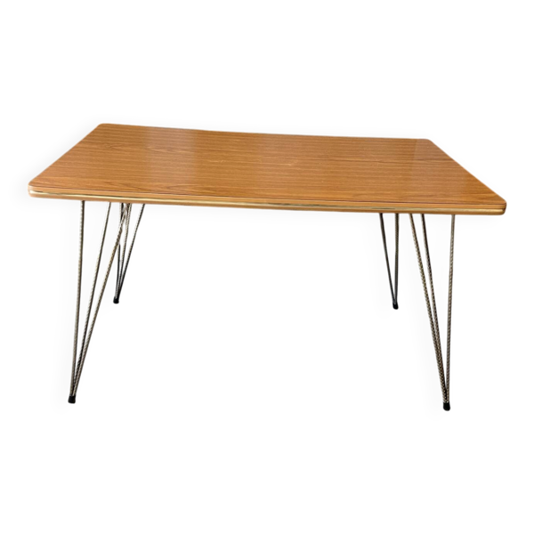 Petite table basse vintage en Formica - pieds Eiffel