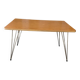 Petite table basse vintage en Formica - pieds Eiffel