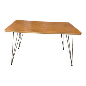 Small vintage coffee table in Formica - Eiffel legs